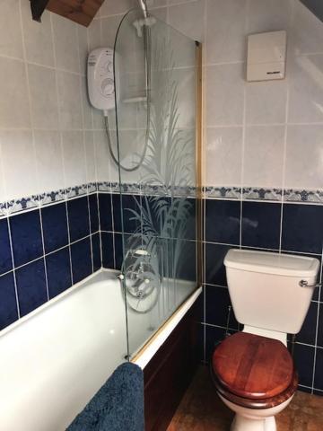 Twin Room with Private Bathroom