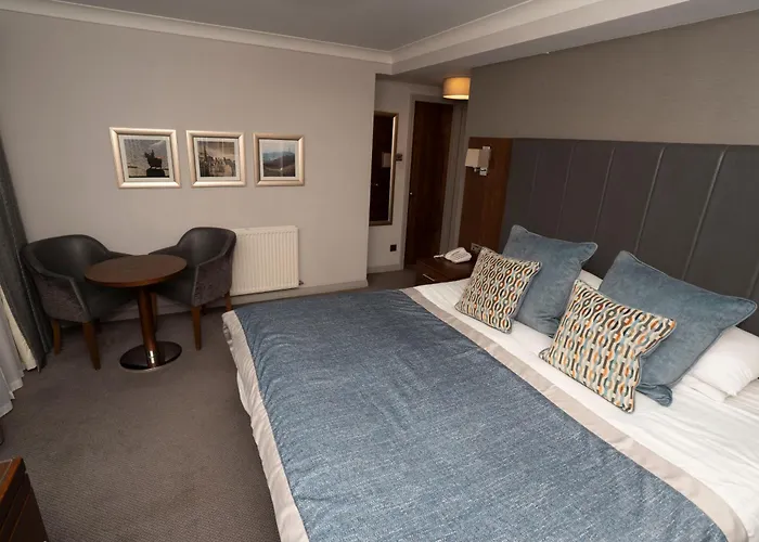 Pet Friendly hotel: Golden Lion Hotel